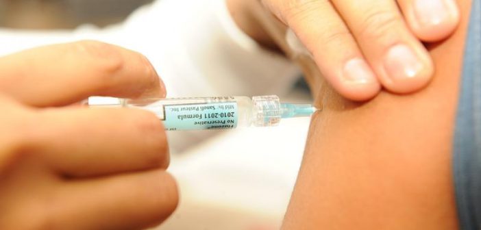 Resultado de imagem para Saúde abre 24 pontos para vacinação contra gripe neste sábado (27) em Salvador