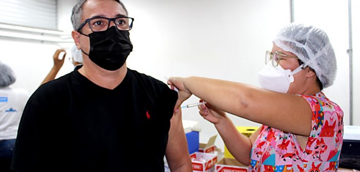 Covid-19: Prefeitura de Salvador segue aplicação da 1ª dose da vacina para crianças de 6 meses a 2 anos com comorbidades nesta sexta-feira (2)
