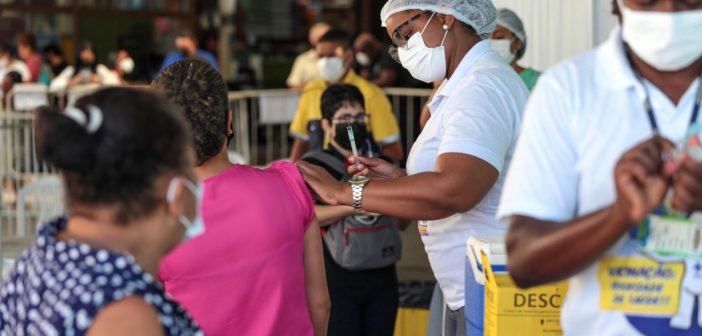 Vacinação contra covid-19 segue em Salvador nesta terça-feira (27)